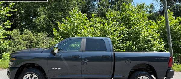Ram 2500 2025 Laramie 4dr Crew Cab 4WD SB (6.4L 8cyl 8A)