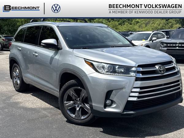 The 2017 Toyota Highlander The 2017 Toyota Highlander