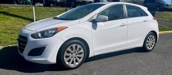 Hyundai Elantra GT 2016 4dr Hatchback (2.0L 4cyl 6A)