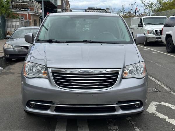 The 2016 Chrysler Town and Country The 2016 Chrysler Town and Country