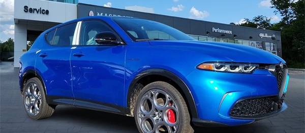 Alfa Romeo Tonale 2024 Veloce 4dr SUV AWD (1.3L 4cyl Turbo gas/electric plug-in hybrid 6A)