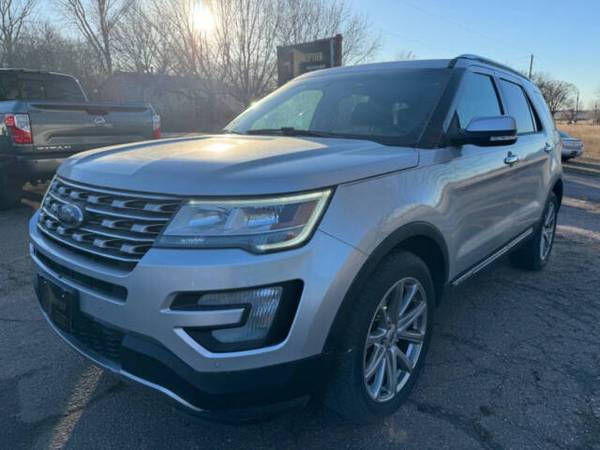 The 2016 Ford Explorer The 2016 Ford Explorer