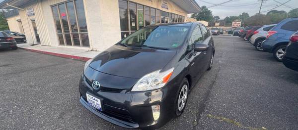 Toyota Prius 2014 Three 4dr Hatchback (1.8L 4cyl gas/electric hybrid CVT)