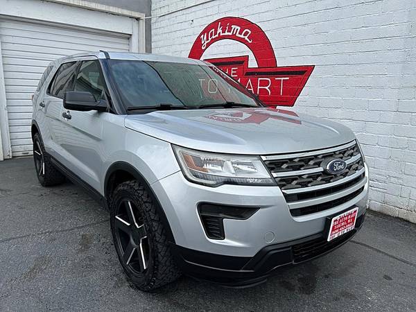 The 2018 Ford Explorer The 2018 Ford Explorer
