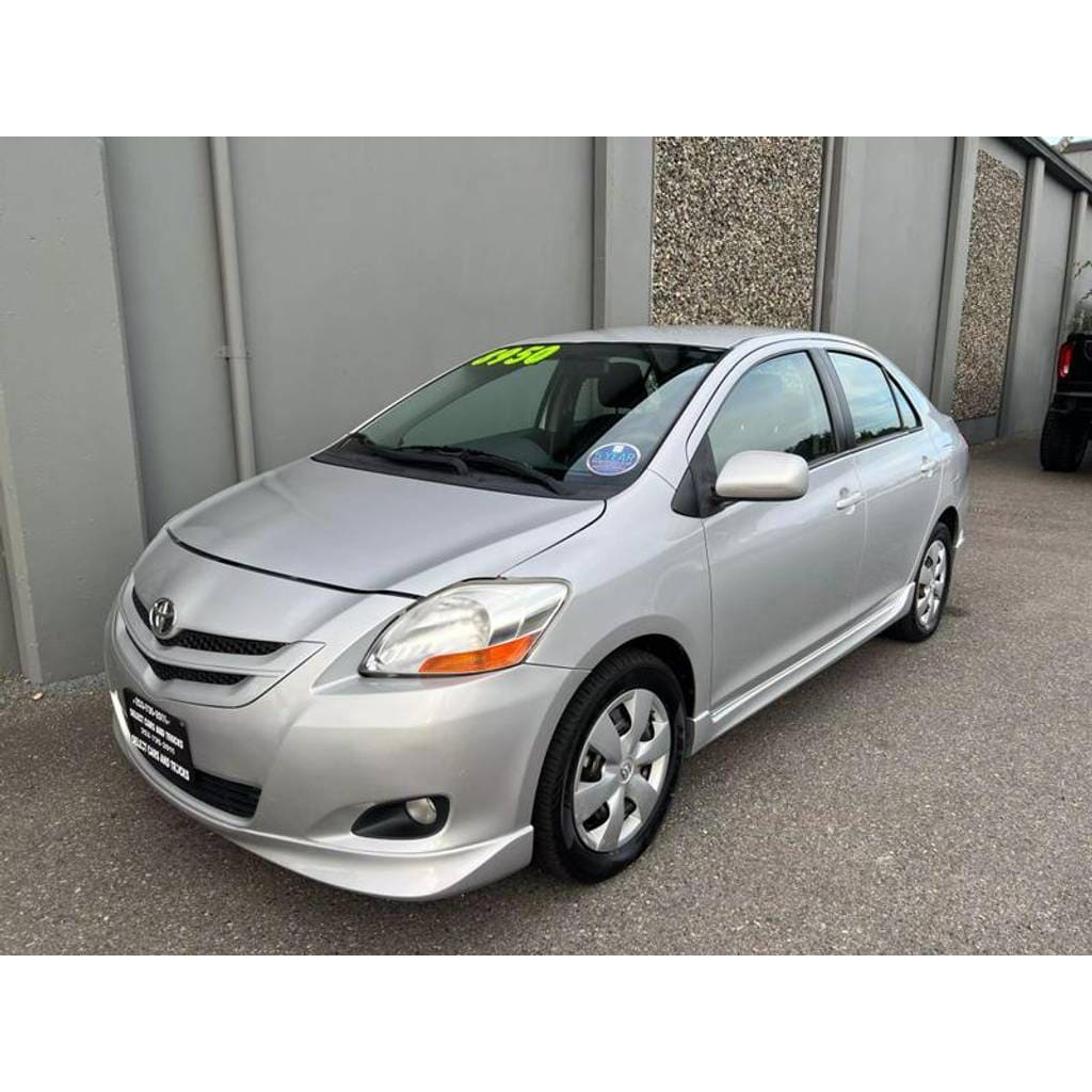 Used 2015 Toyota Yaris for Sale Near Me | Edmunds