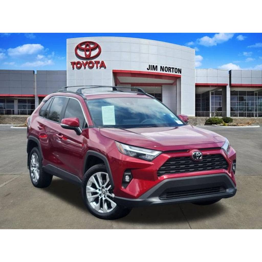 Used 2018 Toyota RAV4 for Sale in Bakersfield, CA | Edmunds