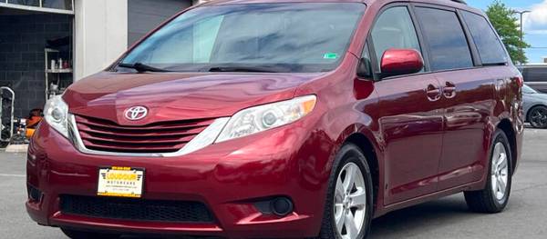 Toyota Sienna 2015 LE 8-Passenger 4dr Minivan (3.5L 6cyl 6A)