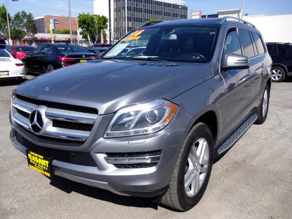 The 2016 Mercedes-Benz GL-Class The 2016 Mercedes-Benz GL-Class