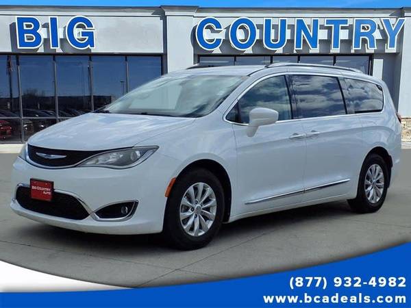 The 2018 Chrysler Pacifica The 2018 Chrysler Pacifica