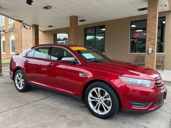 The 2015 Ford Taurus The 2015 Ford Taurus