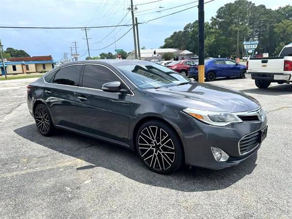 The 2015 Toyota Avalon The 2015 Toyota Avalon
