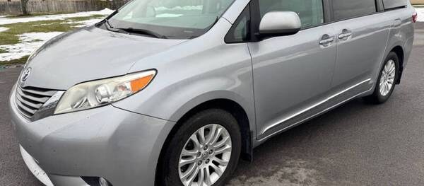 Toyota Sienna 2016 XLE 8-Passenger 4dr Minivan (3.5L 6cyl 6A)