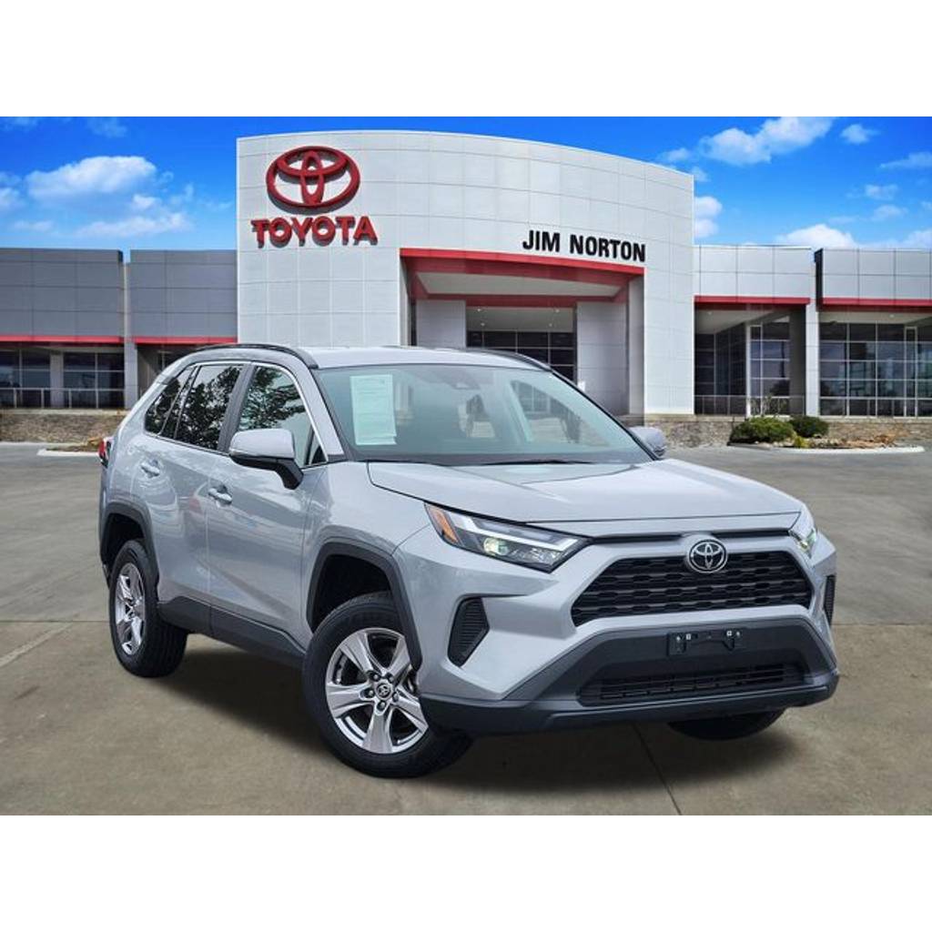Used 2018 Toyota RAV4 for Sale in Bakersfield, CA | Edmunds