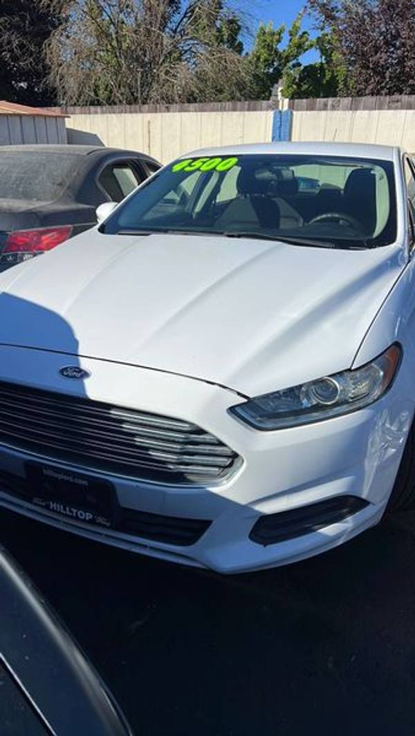 The 2016 Ford Fusion The 2016 Ford Fusion