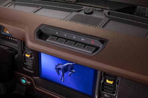2021 Ford Bronco Black Diamond 2dr SUV Aux Controls