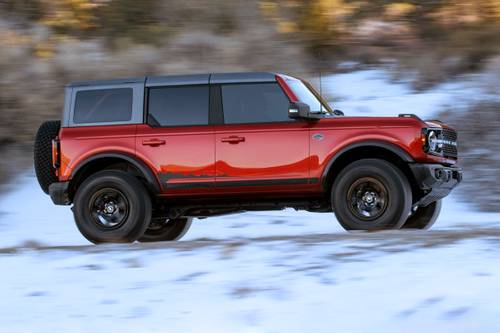 2024 Ford Bronco Wildtrak Convertible SUV Profile