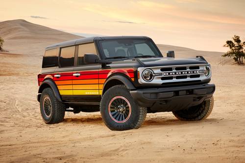 2025 Ford Bronco Big Bend Convertible SUV Exterior. Free Wheeling Package Shown.