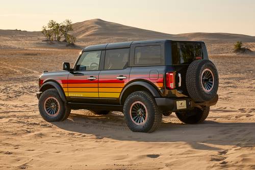 2025 Ford Bronco Big Bend Convertible SUV Exterior. Free Wheeling Package Shown.