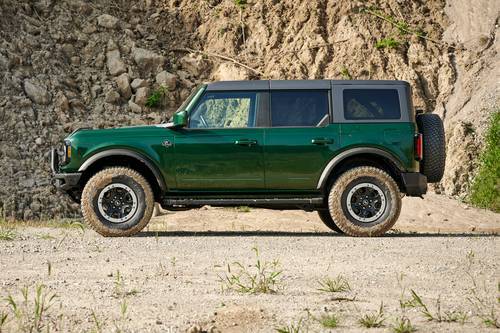 2025 Ford Bronco Outer Banks Convertible SUV Profile Shown
