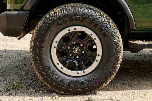 2025 Ford Bronco Outer Banks Convertible SUV Wheel