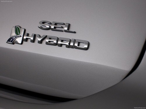2016 Ford C-Max Hybrid SEL Wagon Rear Badge