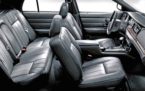 2006 Ford Crown Victoria LX Sport Interior