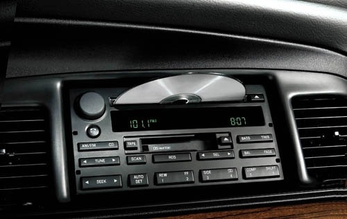 2006 Ford Crown Victoria LX Audio Unit