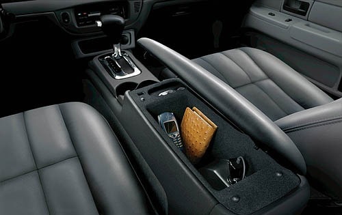 2006 Ford Crown Victoria LX Center Console