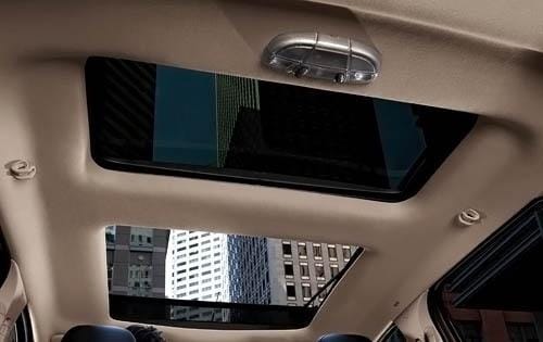 2010 Ford Edge Limited Panoramic Roof Detail