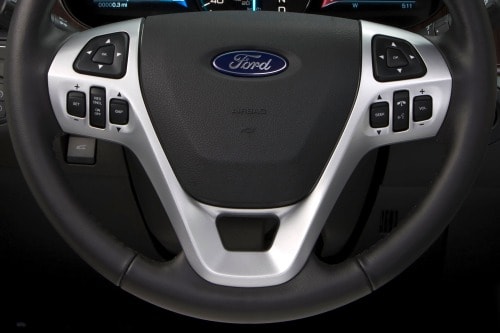 2013 Ford Edge 4dr SUV Steering Wheel Detail
