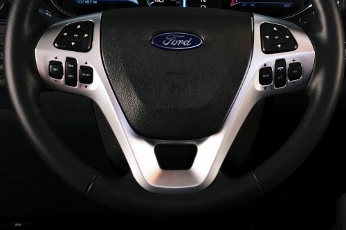 2013 Ford Edge 4dr SUV Steering Wheel Detail