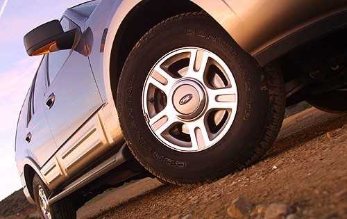 2003 Ford Expedition Eddie Bauer Wheel Detail Shown