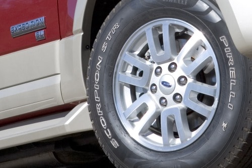 2010 Ford Expedition EL Eddie Bauer 4dr SUV Wheel