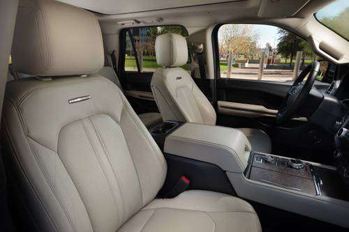 Ford Expedition Platinum 4dr SUV Interior Detail