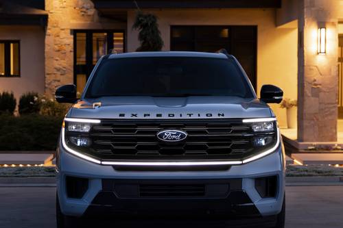 2025 Ford Expedition Platinum 4dr SUV Exterior Detail. Stealth Appearance Package Shown.