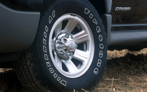 2001 Ford Explorer Sport Trac 4WD Wheel Detail