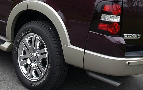 2006 Ford Explorer Eddie Bauer Wheel Detail
