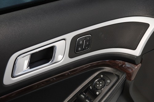 2014 Ford Explorer Limited Interior Door Trim Detail