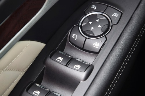 2016 Ford Explorer Platinum Interior Detail