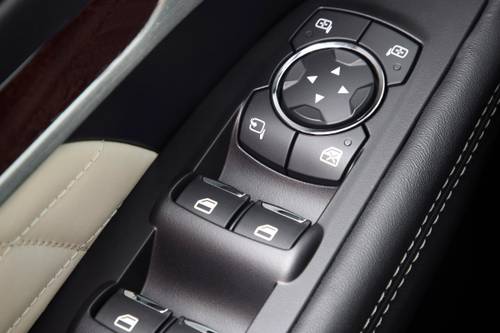 Ford Explorer Platinum 4dr SUV Interior Detail