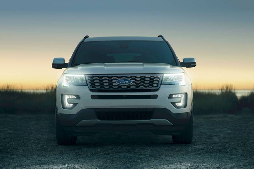 2018 Ford Explorer Pictures 90 Photos Edmunds