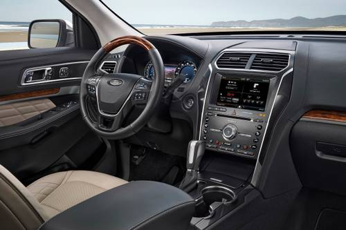 Ford Explorer Platinum 4dr SUV Interior