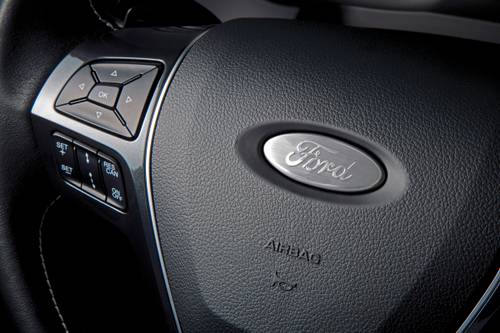 Ford Explorer Platinum 4dr SUV Steering Wheel Detail