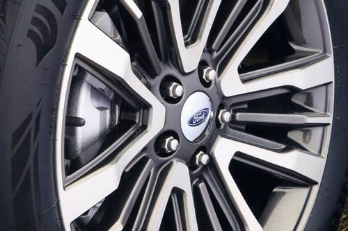 Ford Explorer Platinum 4dr SUV Wheel