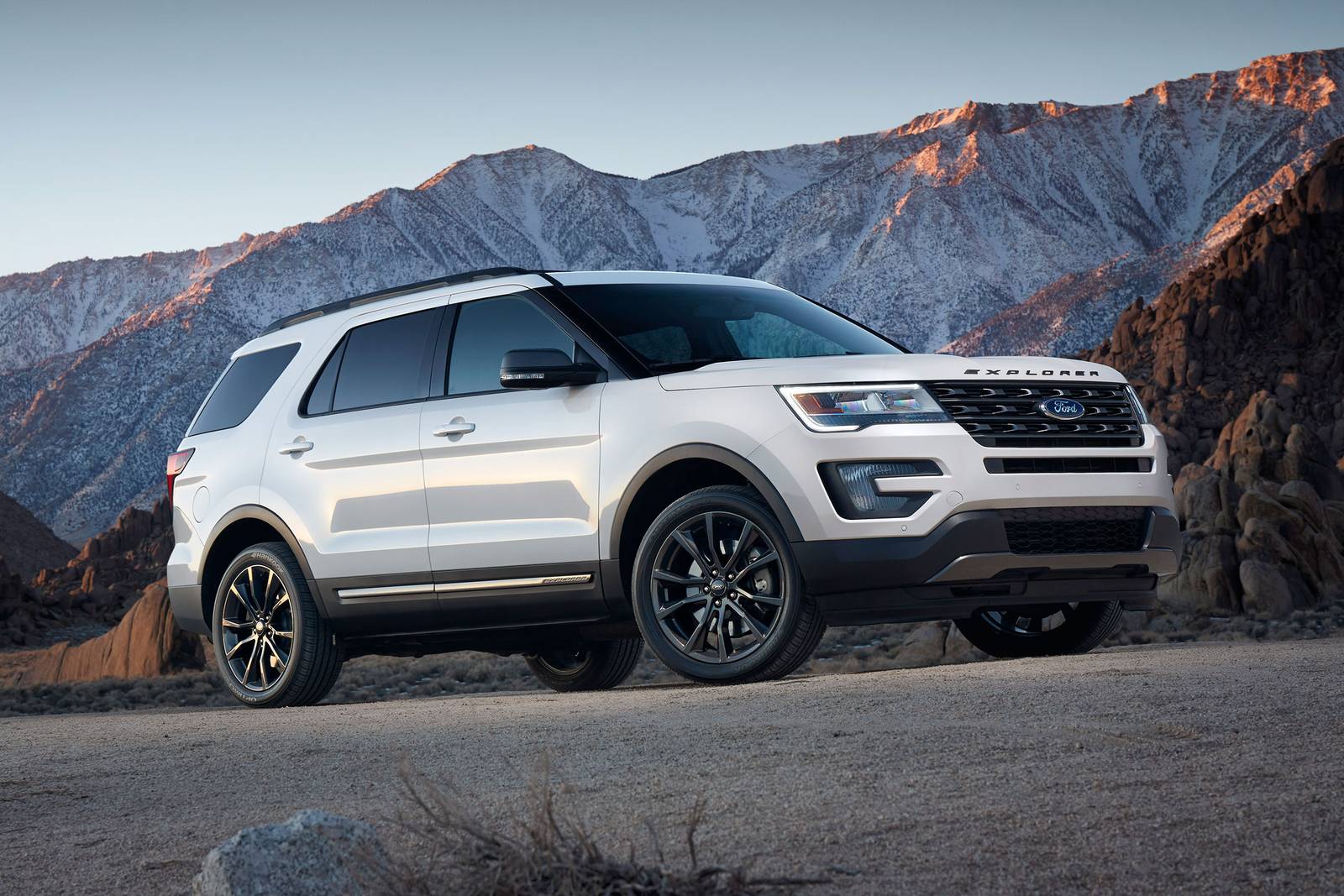 2019 Ford Explorer Prices Reviews And Pictures Edmunds