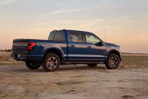 2025 Ford F-150 Lightning Lariat Crew Cab Pickup Exterior