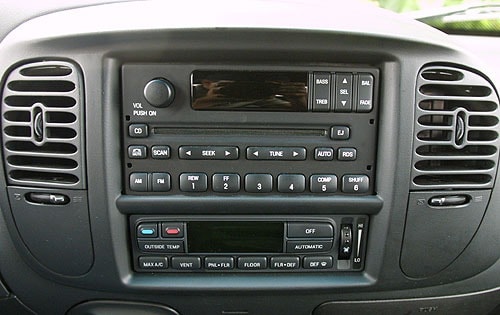 2002 Ford F-150 4dr SuperCrew Harley-Davidson Center Console