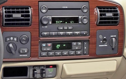 2005 Ford F-250 Super Duty 4dr Crew Cab Lariat Center Console