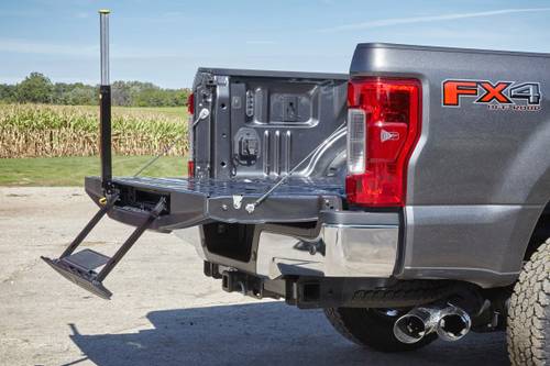 Ford F-250 Super Duty XLT Crew Cab Pickup Exterior Detail. Options Shown.