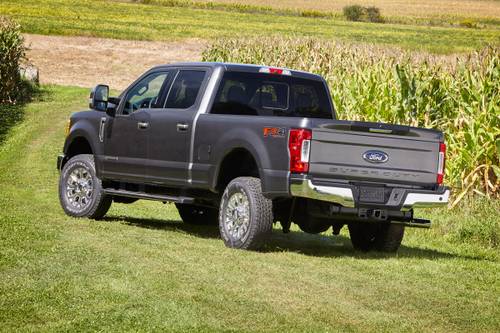 Ford F-250 Super Duty XLT Crew Cab Pickup Exterior. Options Shown.
